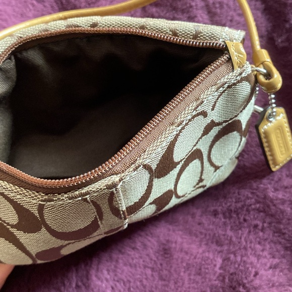 Coach Signature Fabric Classic Wristlet - Picture 4 of 4